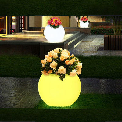 Oplaadbare kunststof-bloemenplanter met led-afwerking