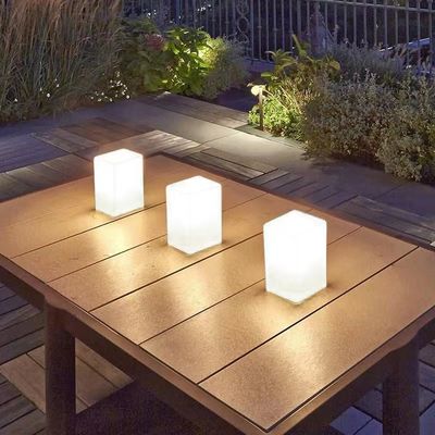 RGB-kleurenveranderend buiten LED-kubuslicht USB-opladen door afstandsbediening