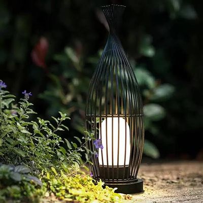 Waterbestendige vloerlamp van rotan voor villa's op het buitenbalkon