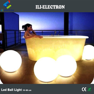 zwembad van het vakantiedorp Led Floating Ball