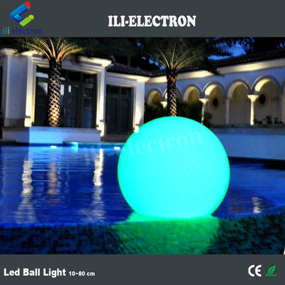zwembad van het vakantiedorp Led Floating Ball