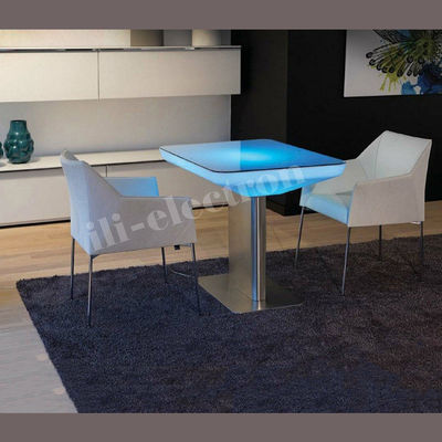oplaadbare led-lamp, van kunststof, voor gebruik binnen of buiten