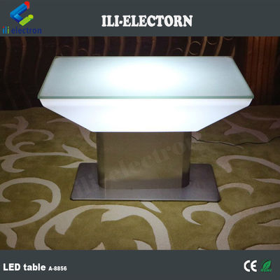 oplaadbare led-lamp, van kunststof, voor gebruik binnen of buiten