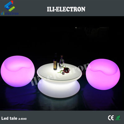 Ronde tafel met LED-lampen