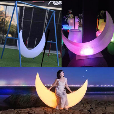 Evenement decor gloeiend plastic led maan swing
