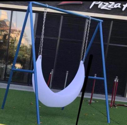 Recreatiefaciliteiten Plastic schommels Led Moon Chair 16 kleuren wisselend