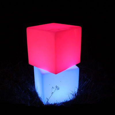 CE ROHS-gecertificeerde buiten LED Cube Light Chair voor bruiloftsversiering