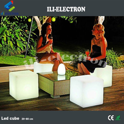 Moderne LED-buitenscherm is een perfecte oplossing voor verlichting
